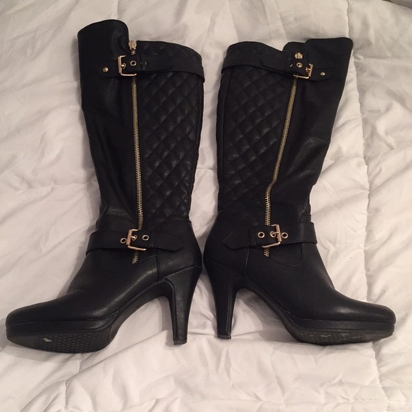 Black boots - Picture 5 of 5